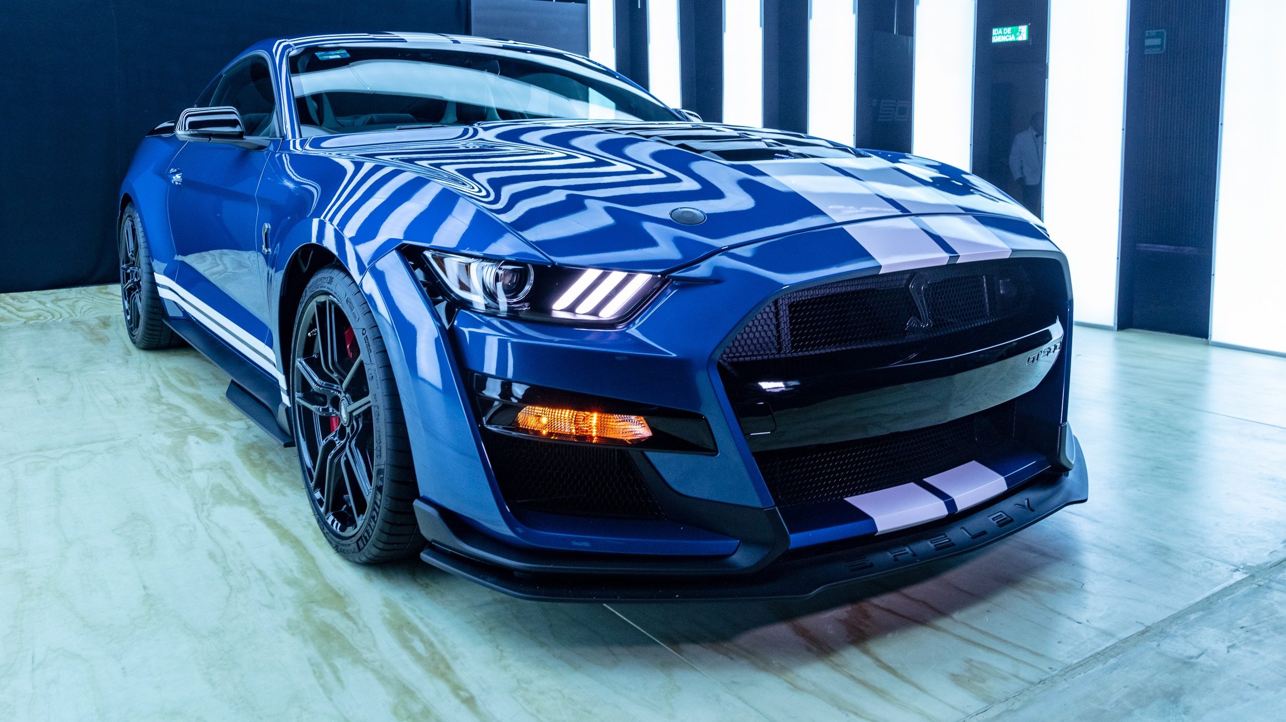 Ford mustang shelby gt500 образца 2020 года