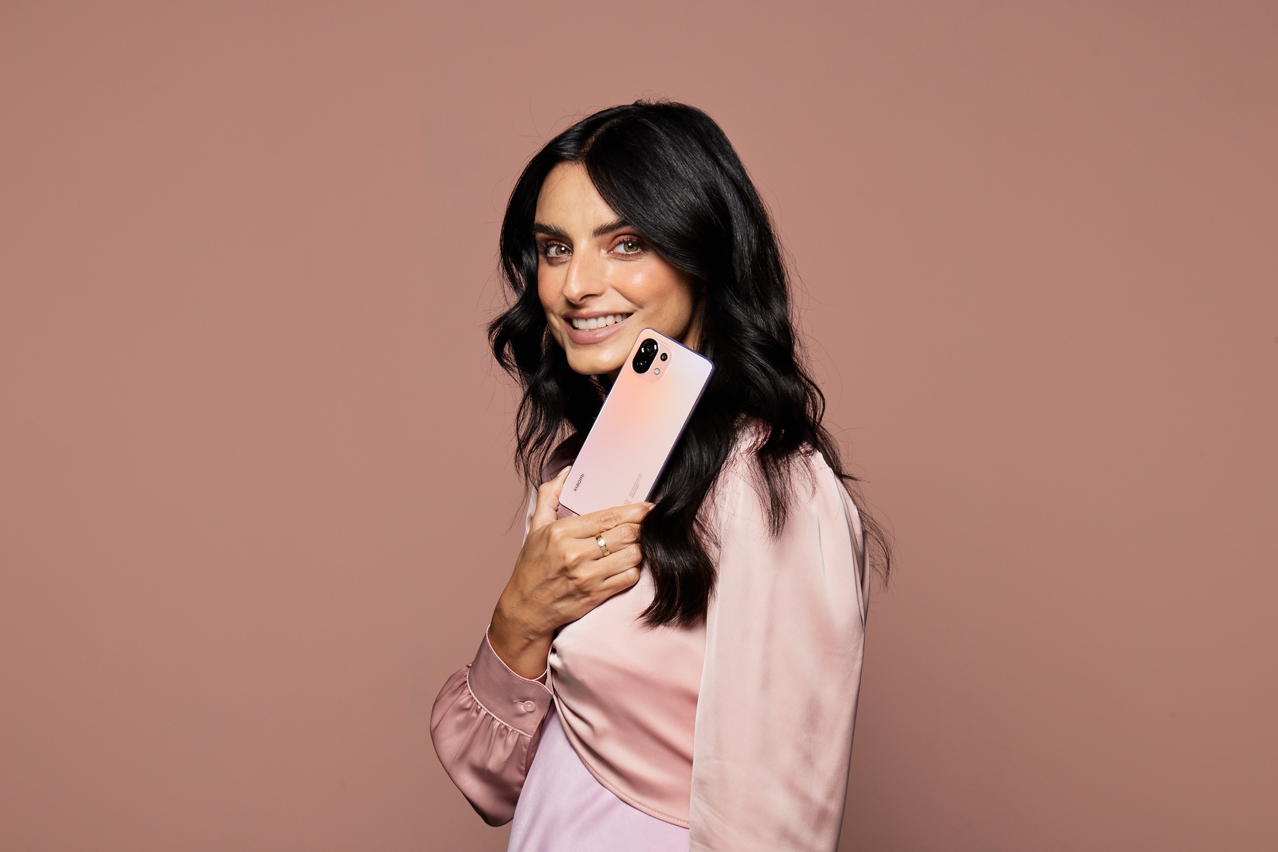 Aislinn Derbez becomes the new Xiaomi Mi 11 Lite ambassador