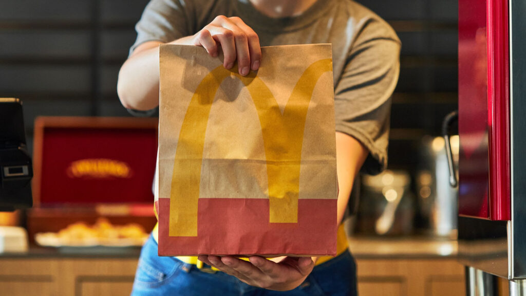 McDonald's elimina plástico México