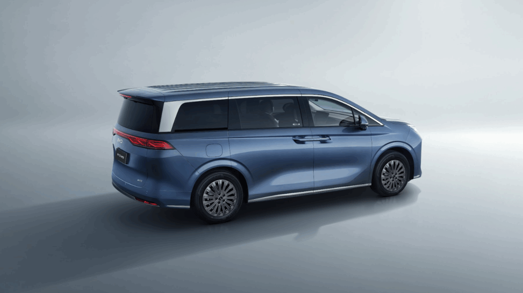 BYD M9