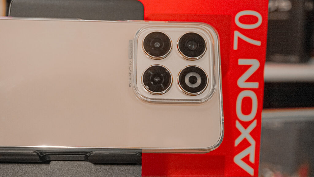 ZTE Axon 70