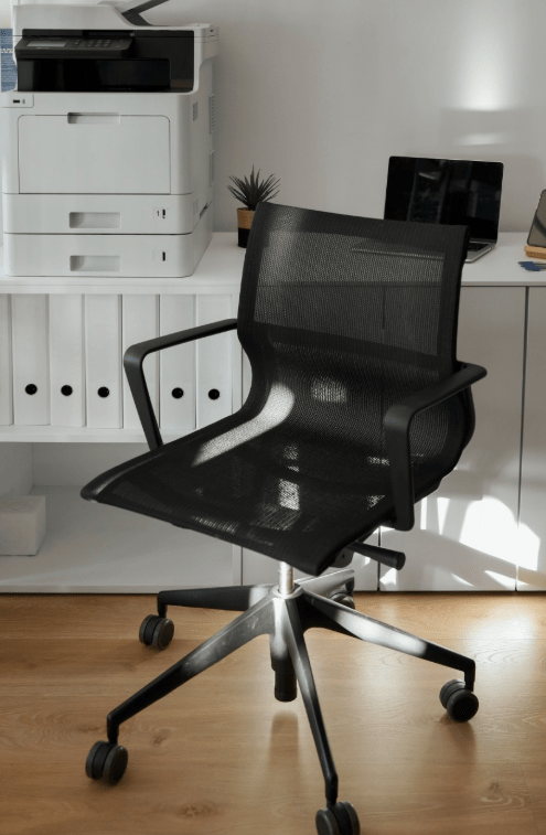 ¿Qué tipo de silla es mejor para pasar largas horas frente a la computadora?