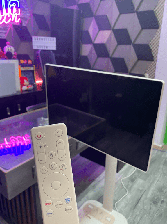 LG Smart Monitor Swing 