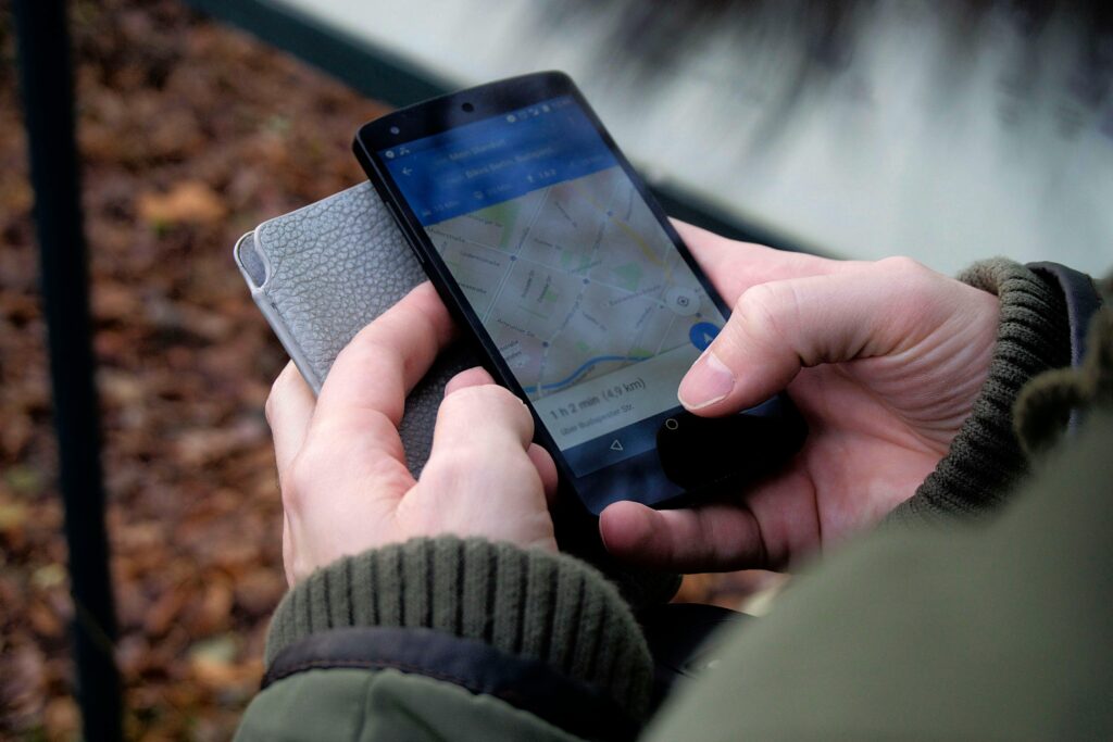 Funciones de Google Maps y Waze que transformarán tus trayectos urbanos