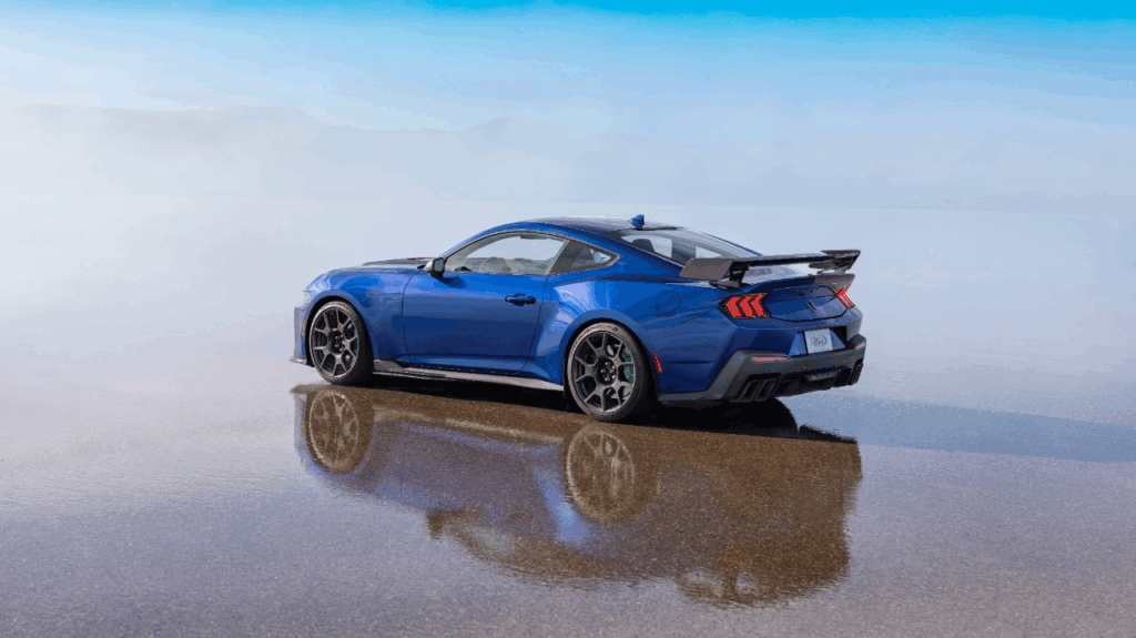 Mustang Dark Horse SC