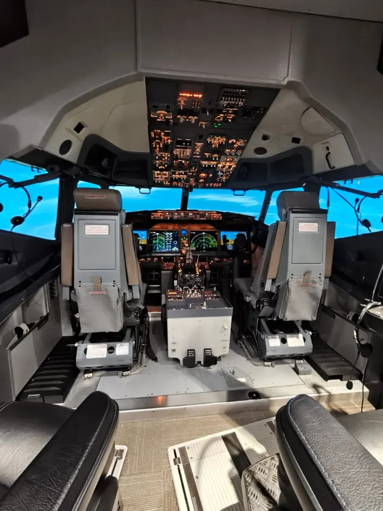 Cabina de pilotos Aeromexico formación