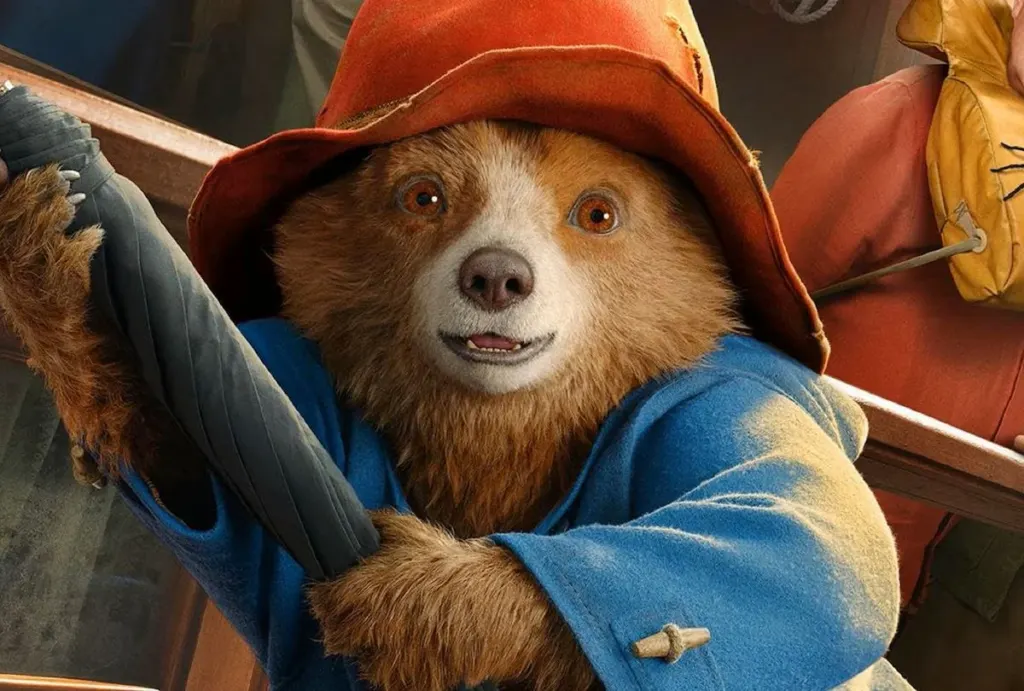 Paddington sujeto a una cuerda