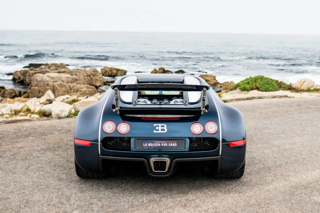 Buggati Veyron vista trasera