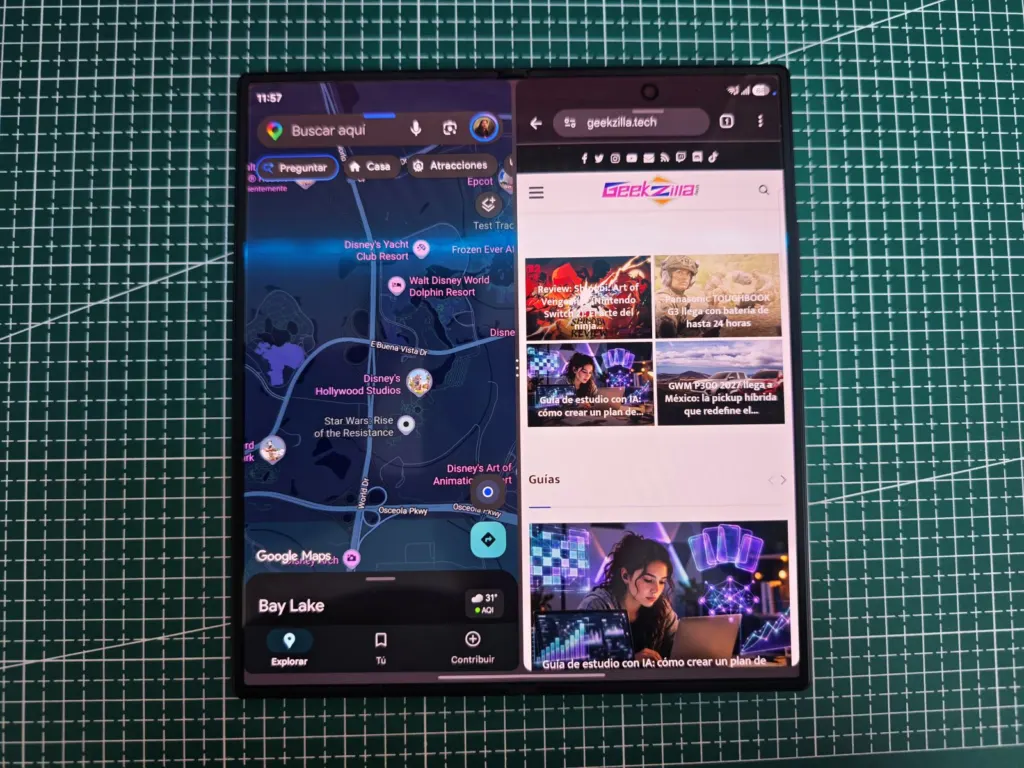 Samsung Galaxy Z Fold8 Ultra usando dos aplicaciones al mismo tiempo en pantalla dividida
